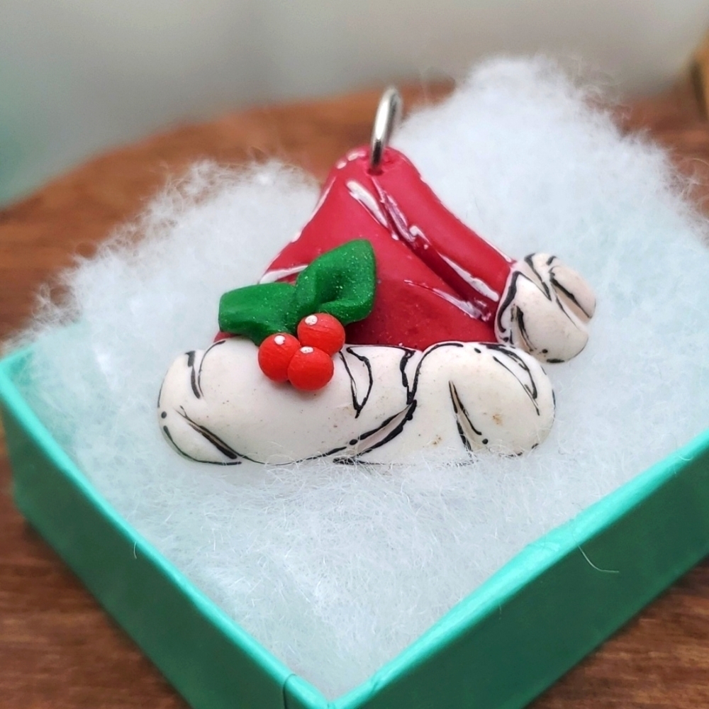 Mistletoe Santa hat magical Christmas necklace pendant‎ vintage